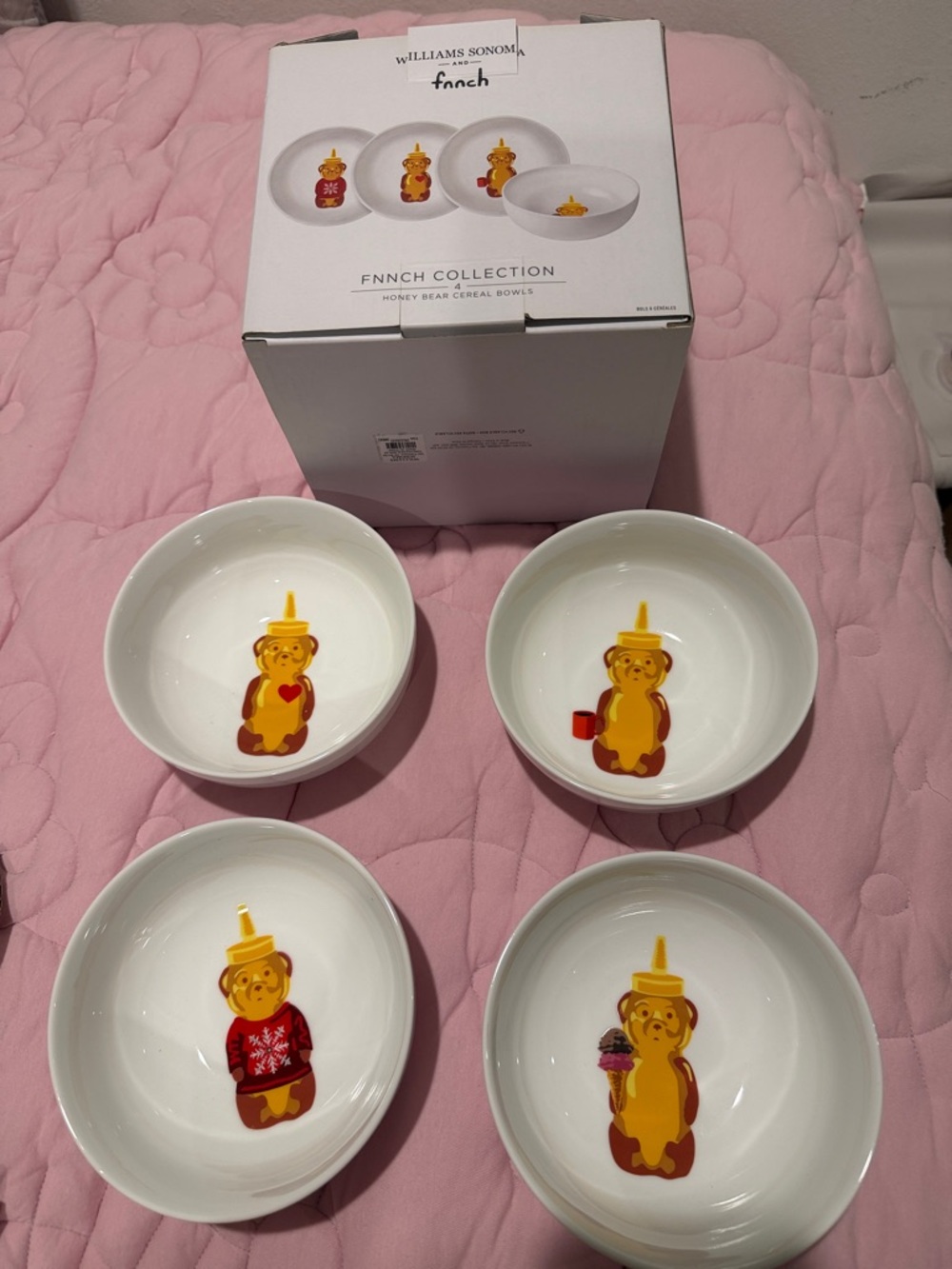 Williams Sonoma White Ceramic Bowl with Yellow Honey Bears Accent